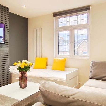 First Floor Flat 1 Northwood Apartment London Bagian luar foto