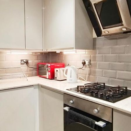 First Floor Flat 1 Northwood Apartment London Bagian luar foto