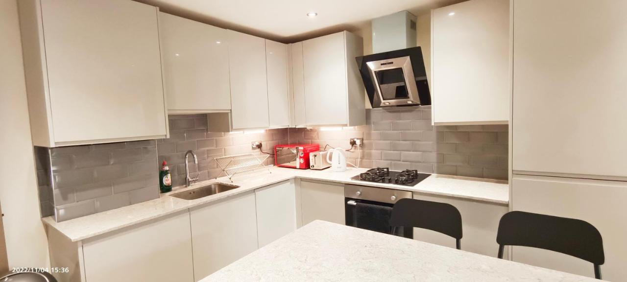 First Floor Flat 1 Northwood Apartment London Bagian luar foto