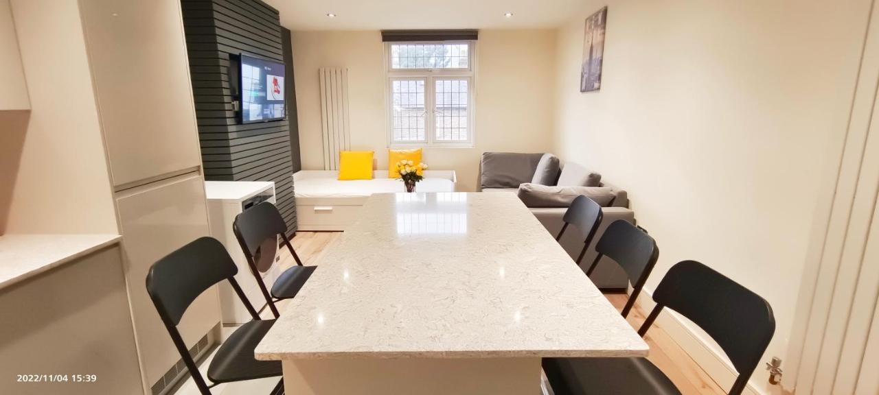 First Floor Flat 1 Northwood Apartment London Bagian luar foto