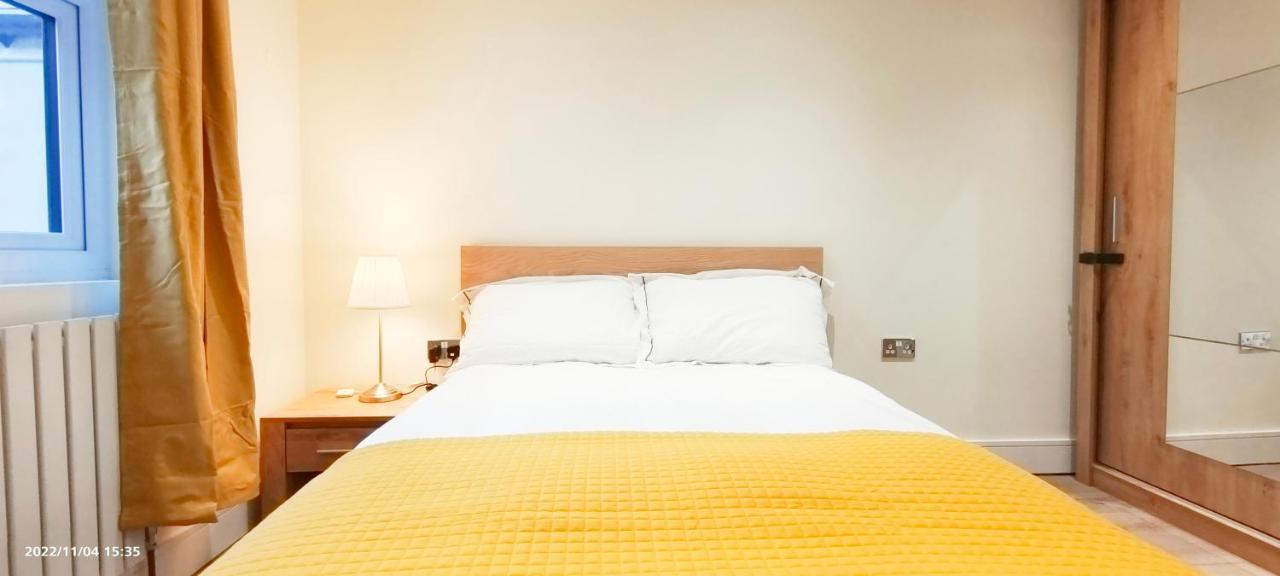 First Floor Flat 1 Northwood Apartment London Bagian luar foto