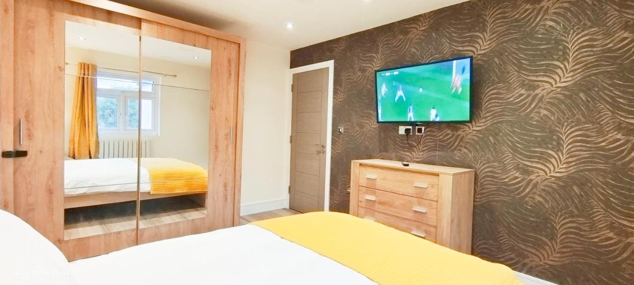 First Floor Flat 1 Northwood Apartment London Bagian luar foto