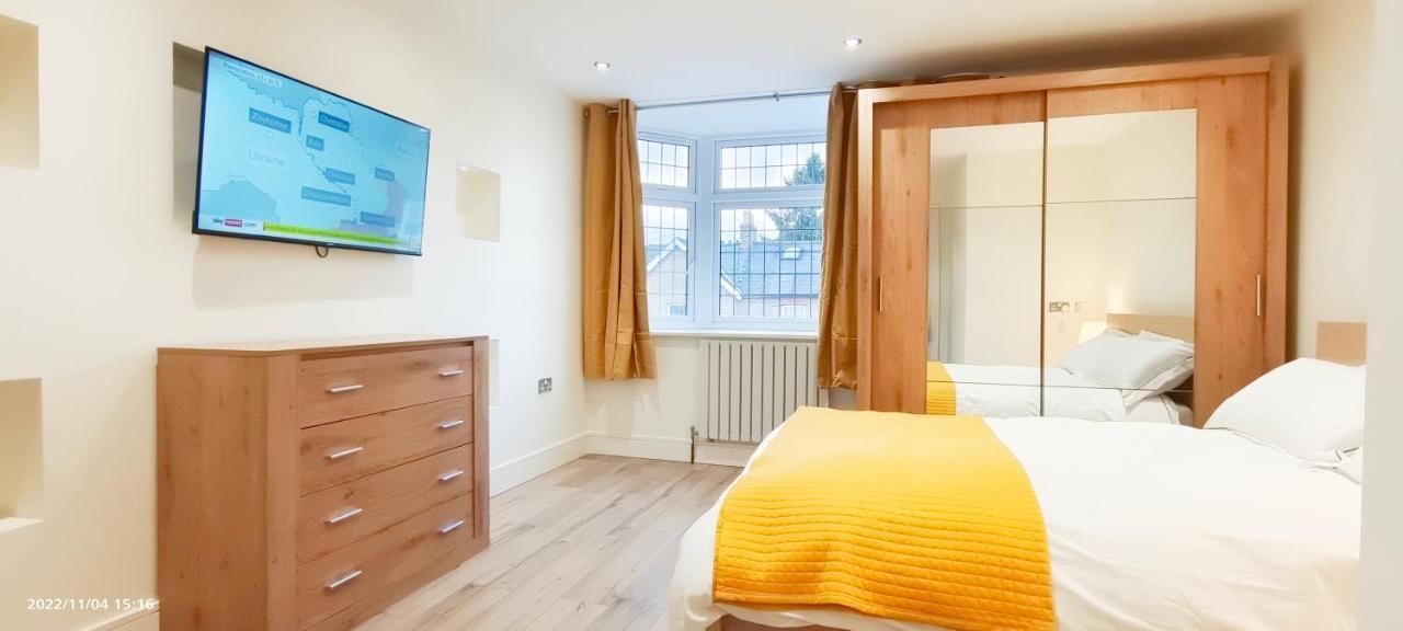 First Floor Flat 1 Northwood Apartment London Bagian luar foto