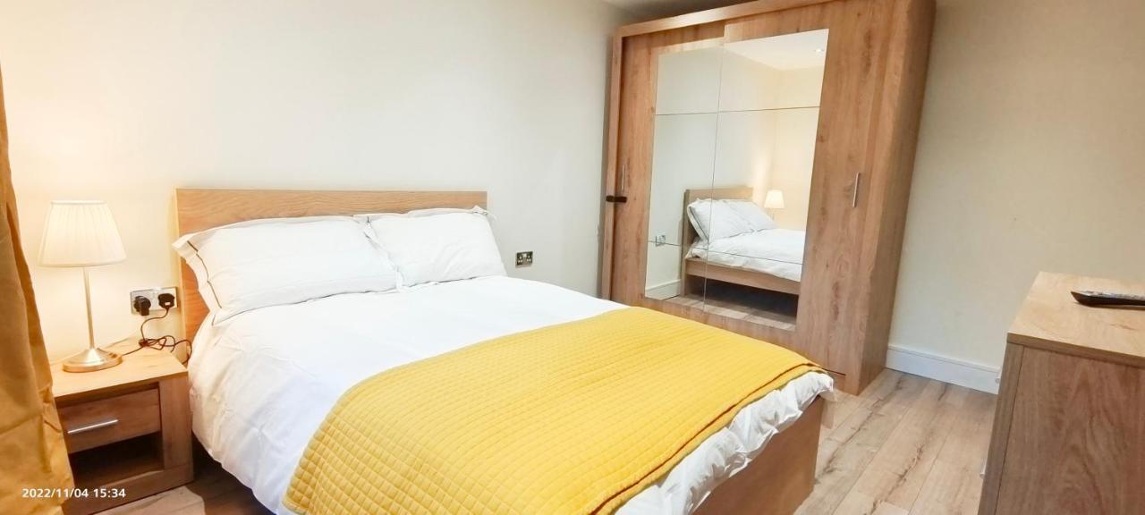 First Floor Flat 1 Northwood Apartment London Bagian luar foto