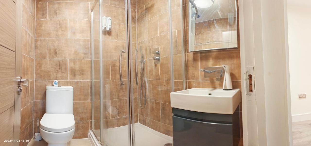 First Floor Flat 1 Northwood Apartment London Bagian luar foto